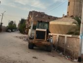 رفع أكثر من 50 طن مخلفات بمحيط المدارس وطريق ترعة جهينة فى سوهاج