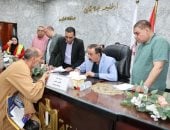 محافظ سوهاج يبحث مطالب المواطنين وحل مشكلاتهم فى اللقاء الجماهيرى