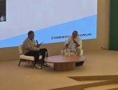 يسرى نصر الله يوضح سرا يربط كل أفلامه خلال ندوة سينما الابتكار