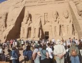 معبد أبو سمبل يستقبل 3 آلاف سائح أجنبي قبل تعامد الشمس بـ24 ساعة