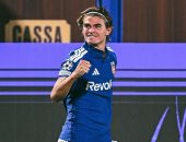كومو يفجر مفاجأة بالفوز علي اليونايتد 4-1 بدوري الأبطال