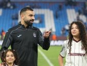 بنات محمد صلاح يخطفن الأنظار في بابارا بارك خلال مواجهة طرابزون وهارتس (صور)