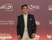 على البيلي أصغر نجم على السجادة الحمراء لحفل ختام مهرجان الجونة السينمائي