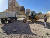 رئيس مركز الخارجة: بدء تطهير أرض المطحن بالبساتين تمهيدًا لنقل سوق الخميس