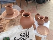 صناعة الأوانى التراثية على هامش مهرجان الخيول العربية بالعاشر من رمضان.. فيديو