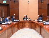 حسين عيسى يبحث تعزيز التعاون مع نائب رئيس مجموعة البنك الدولى والوفد المرافق