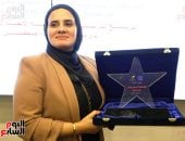 نقابة الصحفيين والاتحاد الأوروبي يكرمان أسماء نصار على فوزها بالبرنامج التدريبي