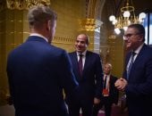 فخامة الرئيس السيسى يلتقى رئيس وزراء المجر ويستمع لشرح حول التاج الملكي المقدس