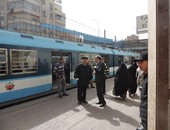 مدير شرطة النقل يتفقد تأمين محطة مترو حدائق القبة