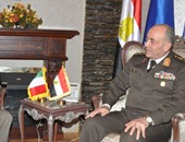 رئيس الأركان يلتقى وفدًا عسكريًا إيطاليًا رفيع المستوى