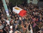 21 طلقة أثناء دفن جثمان شهيد قسم العريش بمسقط رأسه بالشرقية