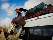 بالصور.. مدير منفذ السلوم: عودة 1150 مصرياً من ليبيا خلال 24 ساعة