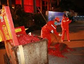 بالصور.. 20 طن مخلفات ألعاب نارية فى احتفالات السنة الصينية الجديدة