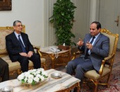 السيسى يلتقى وزير الكهرباء ورئيس أركان الهيئة الهندسية لبحث مشروعات الطاقة