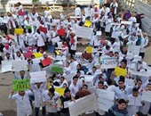 إضراب طلاب طب أسنان دمنهور احتجاجا على عدم وجود معامل مجهزة