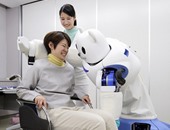 بالفيديو والصور.. اليابان تطلق "روبوت جديد" بديلًا للممرض