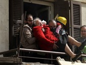 إنقاذ 10 سيدات مسنات بعد حصارهن وسط حريق هائل بمنطقة وسط البلد