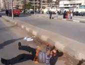 بالفيديو.. مدرس يشعل النيران فى نفسه لعدم قدرته على تلبية مطالب أسرته