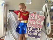 بالصور.. طفلة تحتفل بانتصارها على السرطان بارتداء زى شخصيتها المفضلة