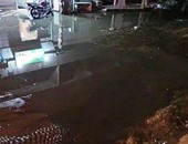بالصور.. غرق شوارع مدينة سمسطا ببنى سويف عقب كسر خط الصرف الرئيسى