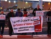 بالصور.. مئات العرب الإسرائيليين يطالبون بالإفراج عن الصحفى المضرب عن الطعام