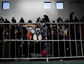 بالصور.. فلسطينيون ينتظرون دخول مصر بعد فتح معبر رفح