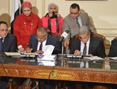 بالصور.. جامعة القاهرة توقع عقد مدينة سكنية لأعضاء هيئة التدريس بـ6 أكتوبر