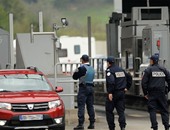 شرطة فرنسا تضبط سيارة محملة بأسلحة نارية على حدودها مع إسبانيا