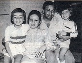 صور نادرة لطفولة حازم إمام بصحبة والده ووالدته