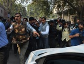 بالصور.. اشتباكات بين محامين ومحتجين فى الهند على خلفية اعتقال زعيم طلابى