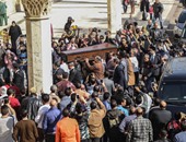 بالصور.. الأمن تمنع دخول كاميرات الصحفيين والقنوات الفضائية لمسجد الحسين‎