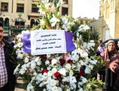  نقابة الصحفيين ترسل إكليل زهور لمسجد الحسين للعزاء فى هيكل