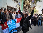 حاملو الماجستير والدكتوراه يتظاهرون أمام مجلس الوزراء للمطالبة بالتعيين