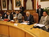 محافظ القاهرة: 40 مليون جنيه لمعالجة "الحفر والمطابات"