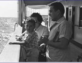 صور نادرة للراحل محمد حسنين هيكل أثناء زيارة عبد الناصر ليوغوسلافيا