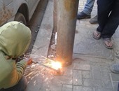 إحلال وتجديد أعمدة الإنارة التالفة بحى الجمرك فى الإسكندرية