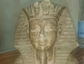 ضبط شخص بحوزته تمثال فرعونى فى موقف عبود