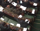 بالفيديو.. نرصد التصويت بالإنابة داخل البرلمان على مشروع اللائحة