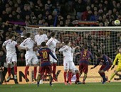 برشلونة يثأر من إشبيلية ويعادل الرقم القياسى لريال مدريد