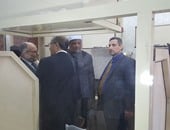 عباس شومان ورئيس جامعة الأزهر يتفقدان معامل وأجهزة كلية الصيدلة 