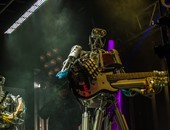 بالصور.. روبوتات متطورة تتفوق على البشر فى العزف والغناء والرقص