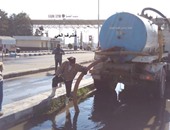 صحافة المواطن.. محافظة بورسعيد تستخدم الأطفال فى تنظيف الشوارع وكسح مياة الصرف