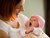 دراسة .. الأطفال الرضع من أمهات بدينات أقل وزناً من غيرهم حتى سن 6 شهور