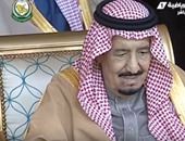 دموع الملك سلمان تثير مشاعر السعوديين على تويتر عبر هاشتاج "خادم الحرمين"