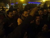 بالفيديو..سائقى التاكسى الأبيض ينهون وقفتهم الاحتجاجية بميدان مصطفى محمود