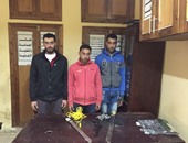 بالصور.. 3 عاطلين يختطفون شابا لمساومة والدته على 2000 جنيه بالإسكندرية
