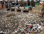 بالصور.. "رى الجيزة" تشكل حملة لرفع القمامة من ترعة المريوطية بالبدرشين