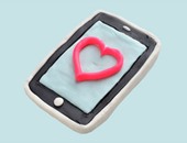 دراسة: العالم يتجه لتفضيل الهواتف الذكية على العلاقات العاطفية