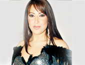 مختل عقليا يقتحم منزل سمية الخشاب ليعبر عن حبه