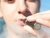دراسة  أمريكية: بخار السجائر الإلكترونية يزيد الإصابة بالأزمات القلبية